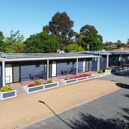 אראראט Acacia Caravan Park & Holiday Units מראה חיצוני תמונה