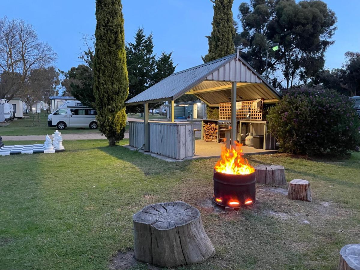 אראראט Acacia Caravan Park & Holiday Units מראה חיצוני תמונה