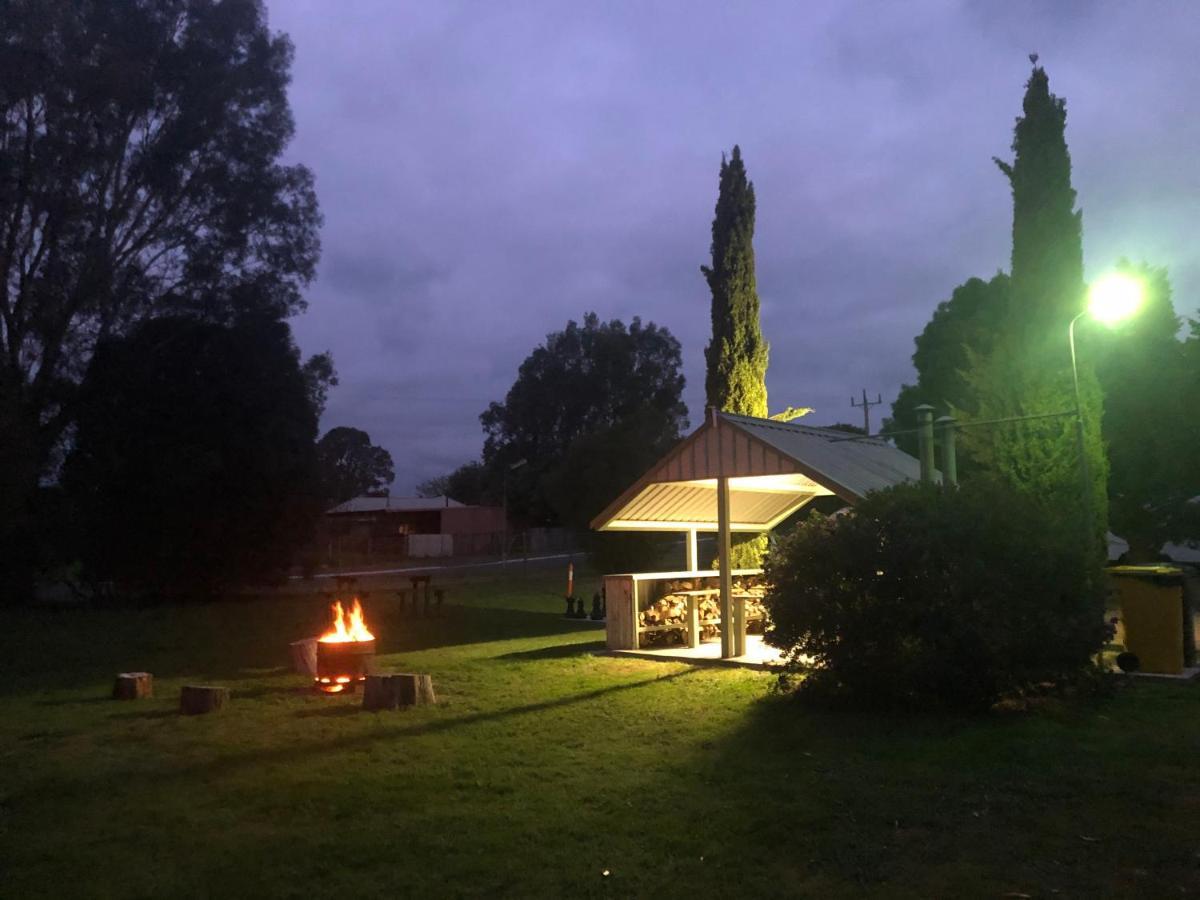 אראראט Acacia Caravan Park & Holiday Units מראה חיצוני תמונה