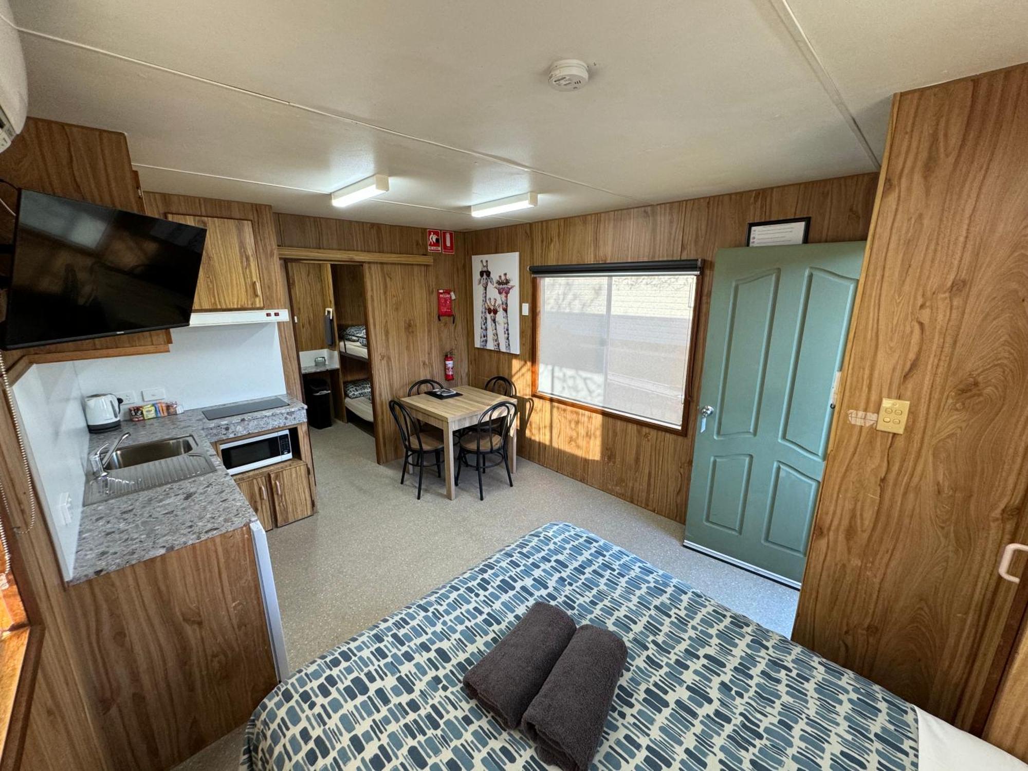 אראראט Acacia Caravan Park & Holiday Units מראה חיצוני תמונה