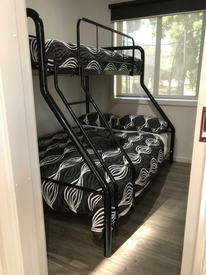 אראראט Acacia Caravan Park & Holiday Units מראה חיצוני תמונה